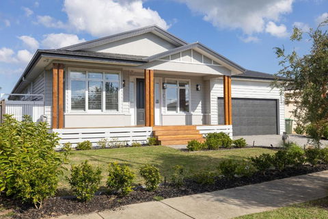 Sanctuary Of Hope By Ready Set Stay - Cowes - Accommodation in Surfers Paradise 0