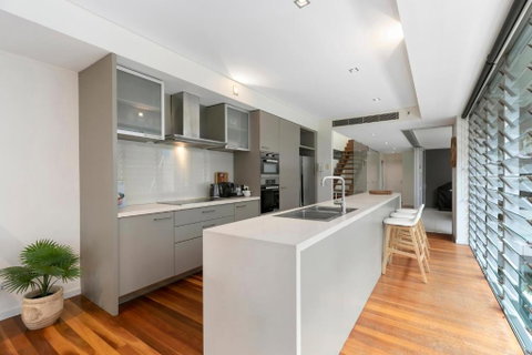 Sanctuary @ Sunshine - Accommodation in Surfers Paradise 3