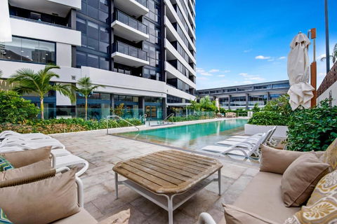 Ruby Building - Self Contained, Privately Managed Apartments - Accommodation in Surfers Paradise 0