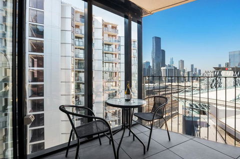 Rooftop Pool Stunning Apt At Marvel Stadium With Free Parking - Accommodation in Surfers Paradise 3