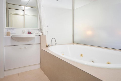 Sandbar Cape View Resort - Accommodation in Surfers Paradise 2