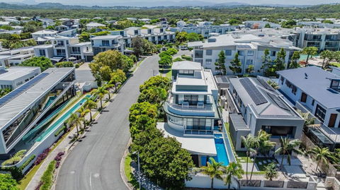 Sandcastles - Accommodation in Surfers Paradise 0