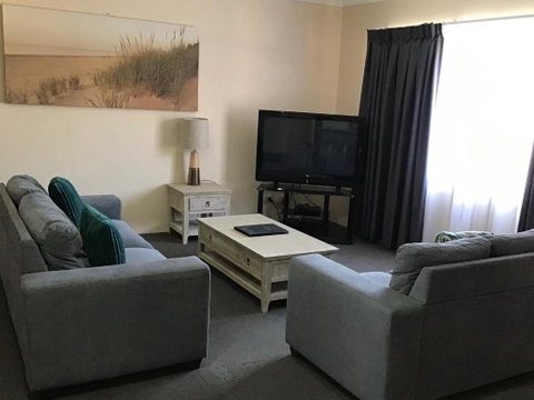 Sandcastles Holiday Apartments - Accommodation in Surfers Paradise 3