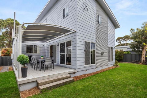 Sandlewood Breeze - Pet Friendly - Community Pool - Accommodation in Surfers Paradise 0