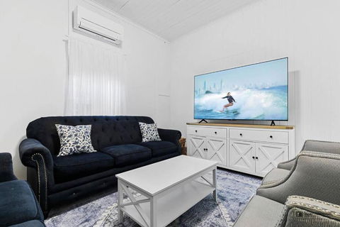 Sandown Beachside Cottage - Accommodation in Surfers Paradise 1