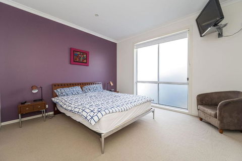 Sandpiper 5 - Close To Town And Beach - Accommodation in Surfers Paradise 2