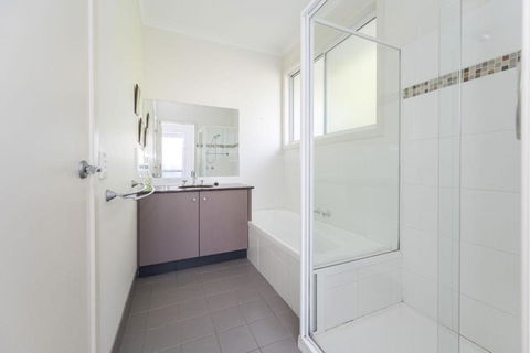 Sandpiper 5 - Close To Town And Beach - Accommodation in Surfers Paradise 3