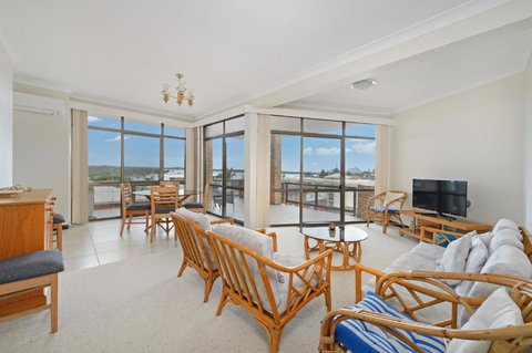 Sandpiper 9 25 Waugh Street - Accommodation in Surfers Paradise 0