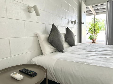 Sawmill Hotel Motel - Accommodation in Surfers Paradise 0