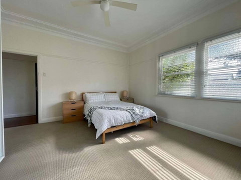 Serene Countryside Escape Spacious 3BR Retreat Near Wineries - Accommodation in Surfers Paradise 1