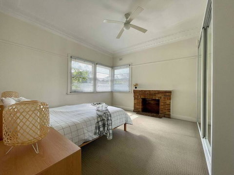 Serene Countryside Escape Spacious 3BR Retreat Near Wineries - Accommodation in Surfers Paradise 2