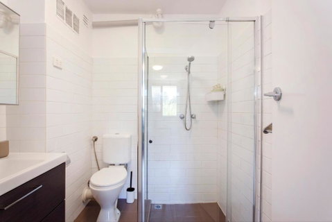 Simple Charm - Accommodation in Surfers Paradise 3