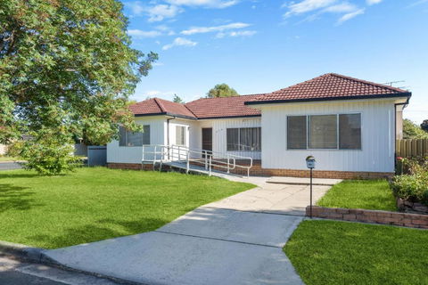 Space And Comfort On Marshall - Accommodation in Surfers Paradise 2