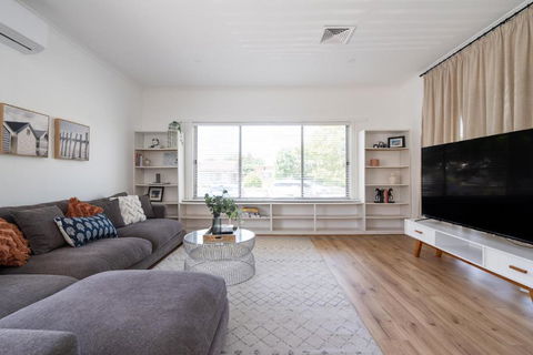 Space And Comfort On Marshall - Accommodation in Surfers Paradise 1