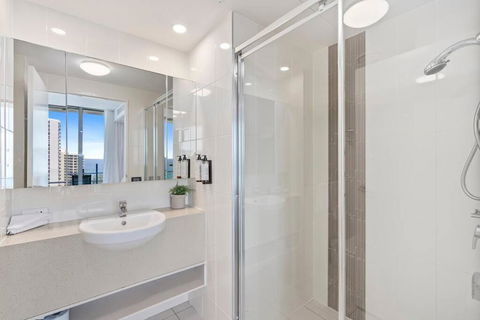 Spectacular Views From Wyndham Apartment - Accommodation in Surfers Paradise 3