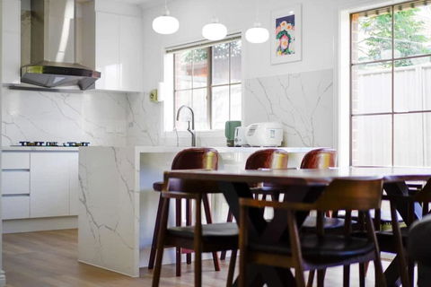 Stunning Bentleigh East 2BR Sun-Filled Home - Accommodation in Surfers Paradise 2