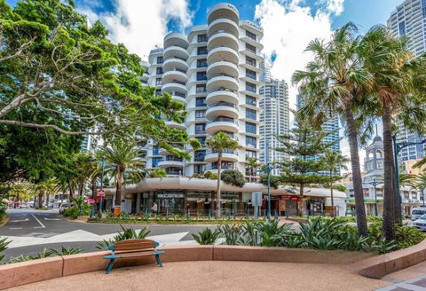 Surfers Paradise 2 Bedroom Apartment Orchid Ave - Accommodation in Surfers Paradise 3