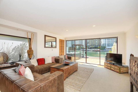 Surfers Reflections Amazing Views From Your Spa! - Accommodation in Surfers Paradise 2