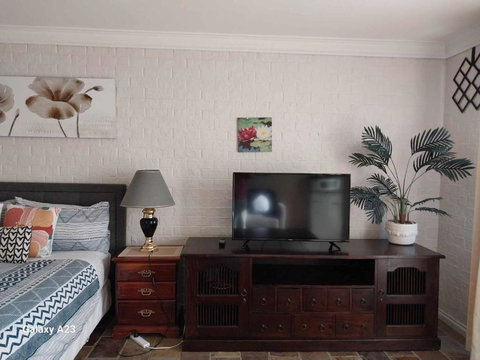 Sweet Home By The Golf Course - Accommodation in Surfers Paradise 2