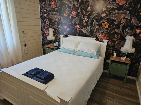 Taree CBD Cottage Apartments - Accommodation in Surfers Paradise 1