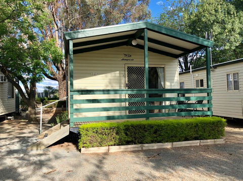Tatura Cabin & Caravan Park - Accommodation in Surfers Paradise 0