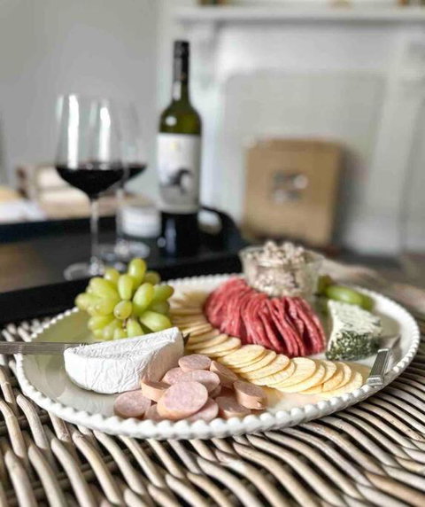 Telegraph Station Stays - Accommodation in Surfers Paradise 2