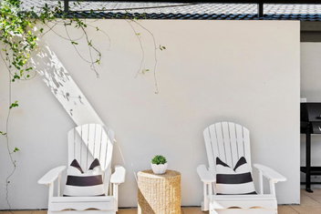 The Goldie with Accommodation in Surfers Paradise