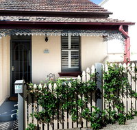 Beautiful modern historic home near Sydney harbour - Accommodation in Surfers Paradise