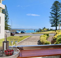 Beauty at the Beach - modern beachfront apartment - Accommodation in Surfers Paradise