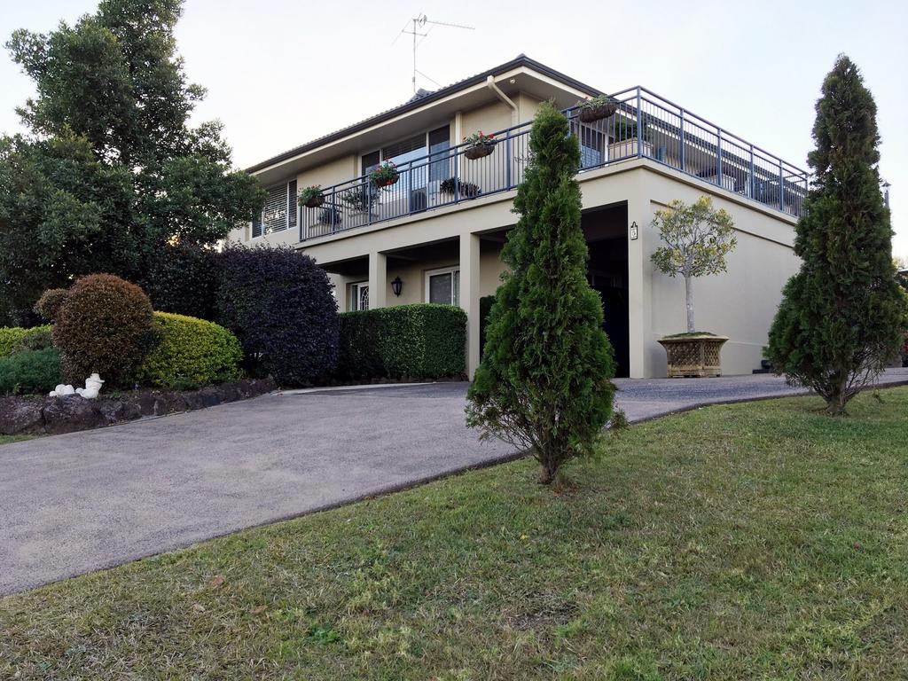 Mt Kembla NSW Accommodation in Surfers Paradise