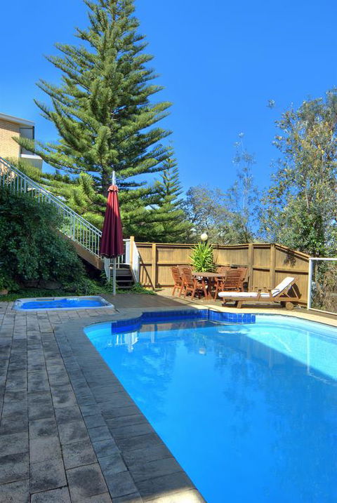 BEDARRA, MOLLYMOOK BEACH - Accommodation in Surfers Paradise 3