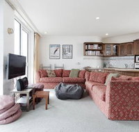 Beehive 14 - Accommodation in Surfers Paradise