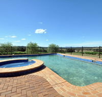 Beggars Bridge Vineyard Homestead w/ pool  wifi  tennis  vineyard - Accommodation in Surfers Paradise