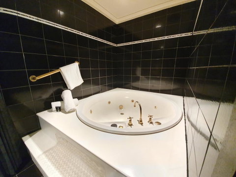 Bell Motel - Accommodation in Surfers Paradise 2