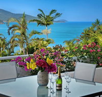 Bella Azure Two Bedroom Two Bathroom Spacious Ocean-view Apartment With Golf Buggy - Accommodation in Surfers Paradise