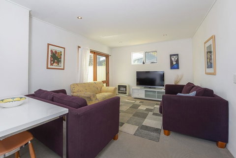 Beloka Close - Modern, Spacious, And Pet Friendly Accommodation - Accommodation in Surfers Paradise 2