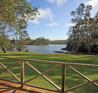 Berrara Lagoon Front Chalet - Accommodation in Surfers Paradise