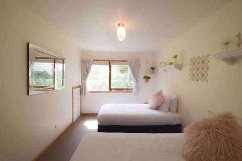 Best Location In Hobart! Luxury 4 Bedroom With Stunning Views - Accommodation in Surfers Paradise 3