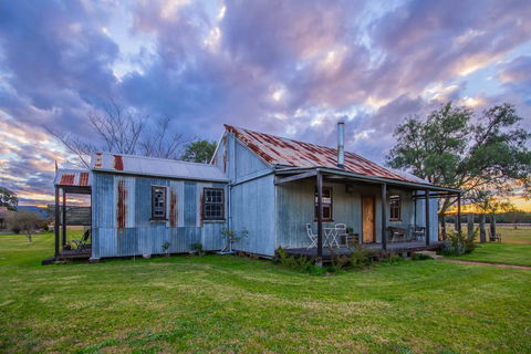 Blaxland's Cottage - Accommodation in Surfers Paradise 0