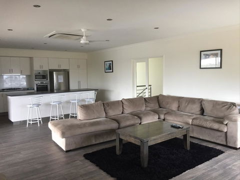 Blue Sky Apartment - Accommodation in Surfers Paradise 0