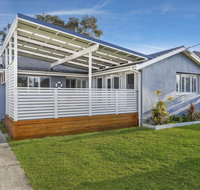 Blue Summer House - Accommodation in Surfers Paradise