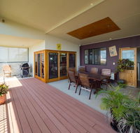Blue Water Retreat - Upstairs - Accommodation in Surfers Paradise