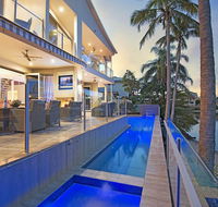 Blue Waters Retreat - Accommodation in Surfers Paradise