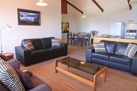 Bogong 2 - Accommodation in Surfers Paradise 2