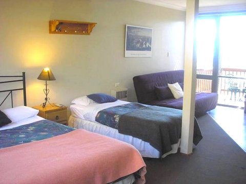 Bogong 3 - Accommodation in Surfers Paradise 1