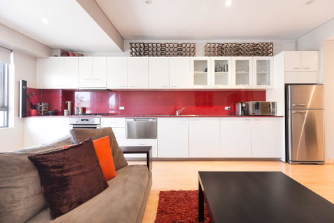 Bold, Modern 1 Bed 10 Mins From The City - Accommodation in Surfers Paradise 1