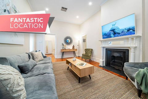 Waratah Cottage 1910 - Boutique - Accommodation in Surfers Paradise 0