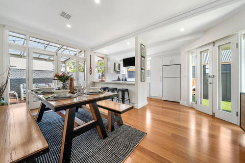 Waratah Cottage 1910 - Boutique - Accommodation in Surfers Paradise 3