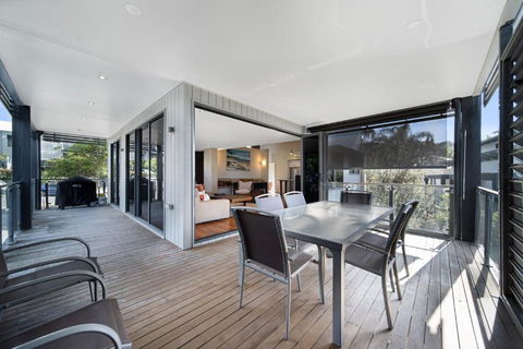 Warragi 5 By Discover Stradbroke - Pool - Accommodation in Surfers Paradise 2