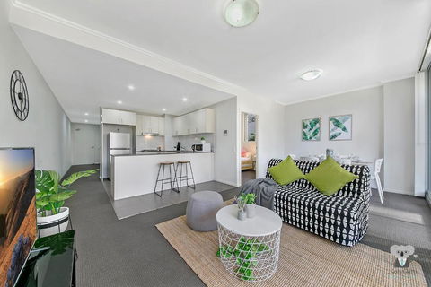WARRICK FRAM 3 BEDS APT FREE PARKING WALK TO WESTFIELD CLOSE TO HOSPITAL NWF003 - Accommodation in Surfers Paradise 0